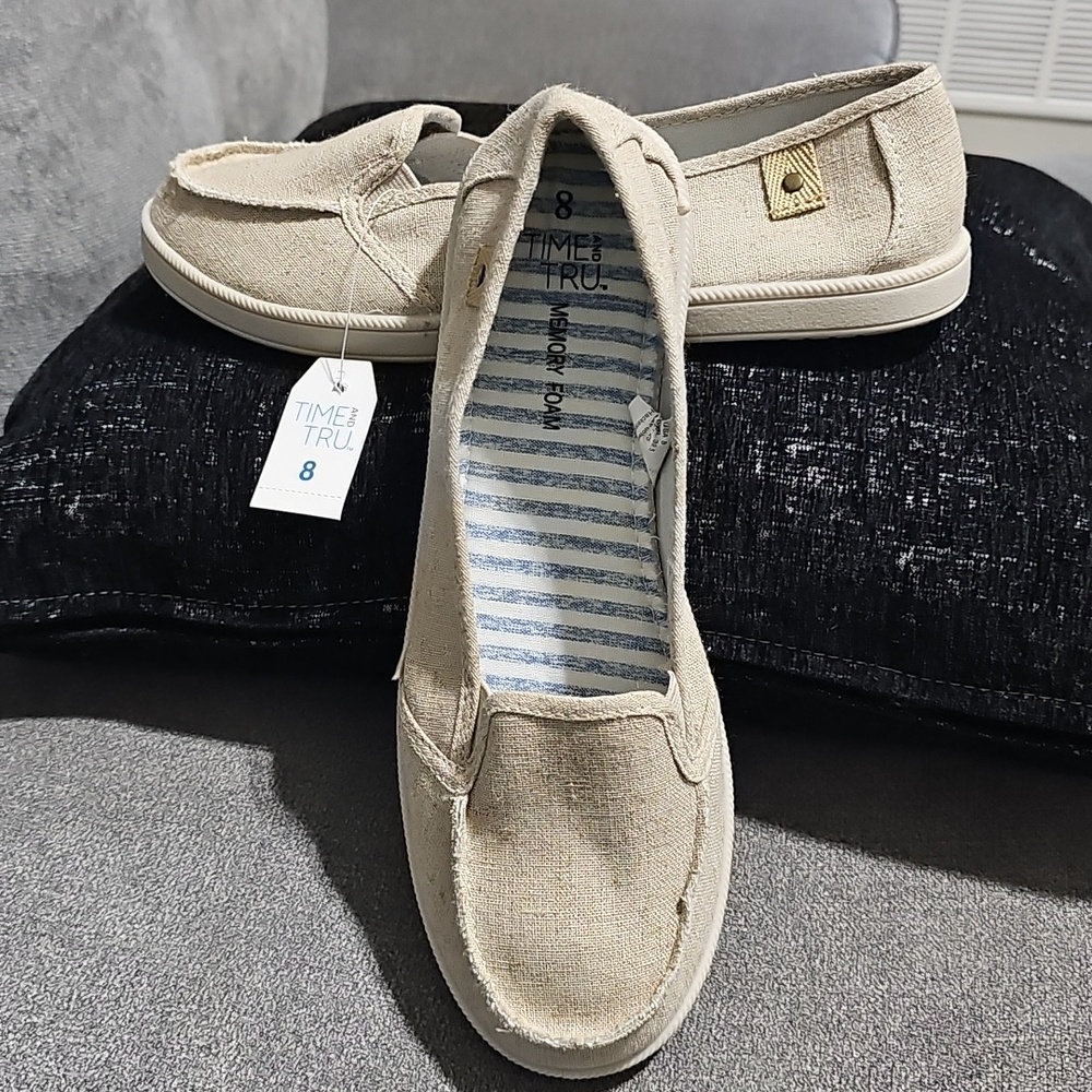 NWT Time and Tru Beige Canvas Slip-On Loafers 8 Sneakers Flats Memory Foam